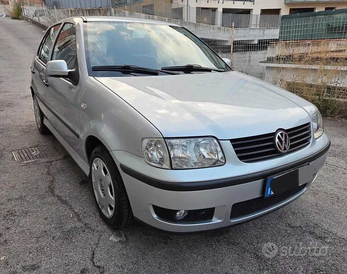 Usata VW Polo Highline 75 CV (55 kW) 2000 Grigio Utilitaria