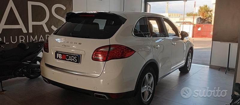 Usata Porsche Cayenne 250 CV (183 kW) 2012 Bianco SUV