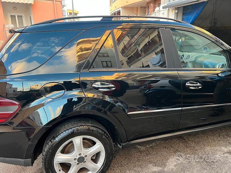 Usata Mercedes ML320 2009 Nero SUV