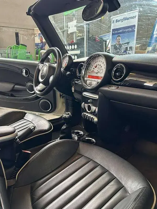 Usata Mini Cooper Cabriolet 120 CV (88 kW) 2009 Cabrio
