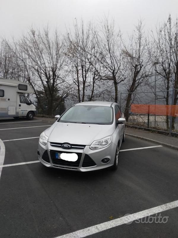 Usata Ford Focus 115 CV (84 kW) 2013 Grigio Station wagon