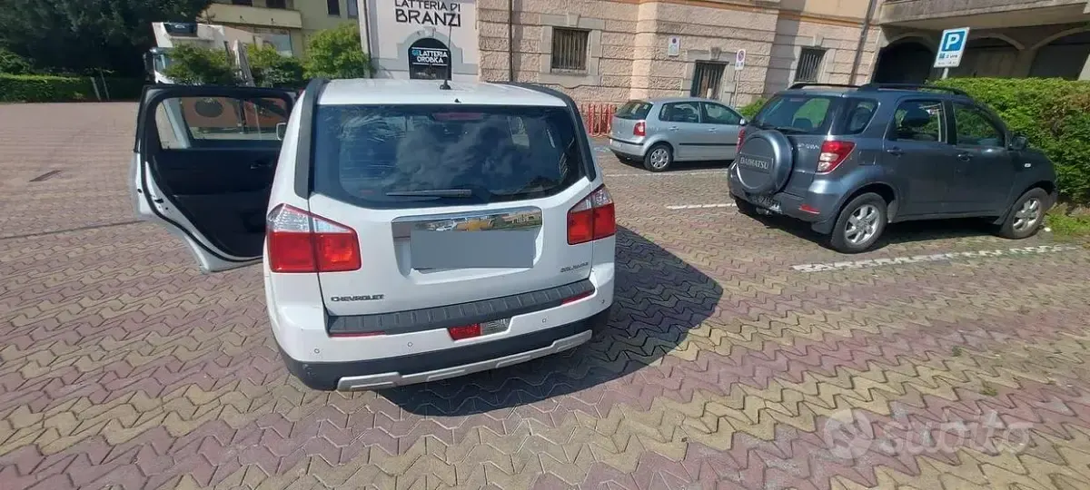Usata Chevrolet Orlando 131 CV (96 kW) 2011 Grigio Monovolume