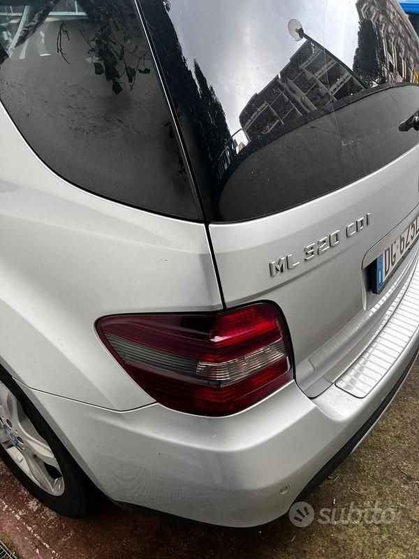 Usata Mercedes ML320 2007 Grigio SUV