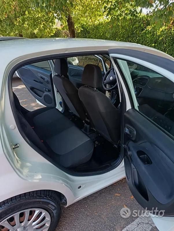 Usata Fiat Grande Punto 75 CV (55 kW) 2015 Utilitaria