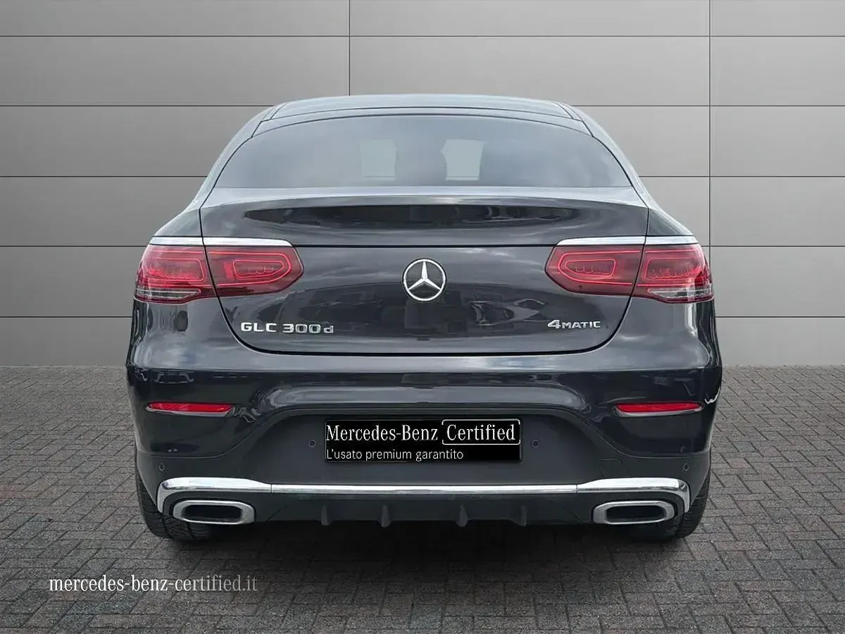 Begagnad Mercedes GLC300 Premium Plus 245 HK (180 kW) 2020 Svart Sportkupé