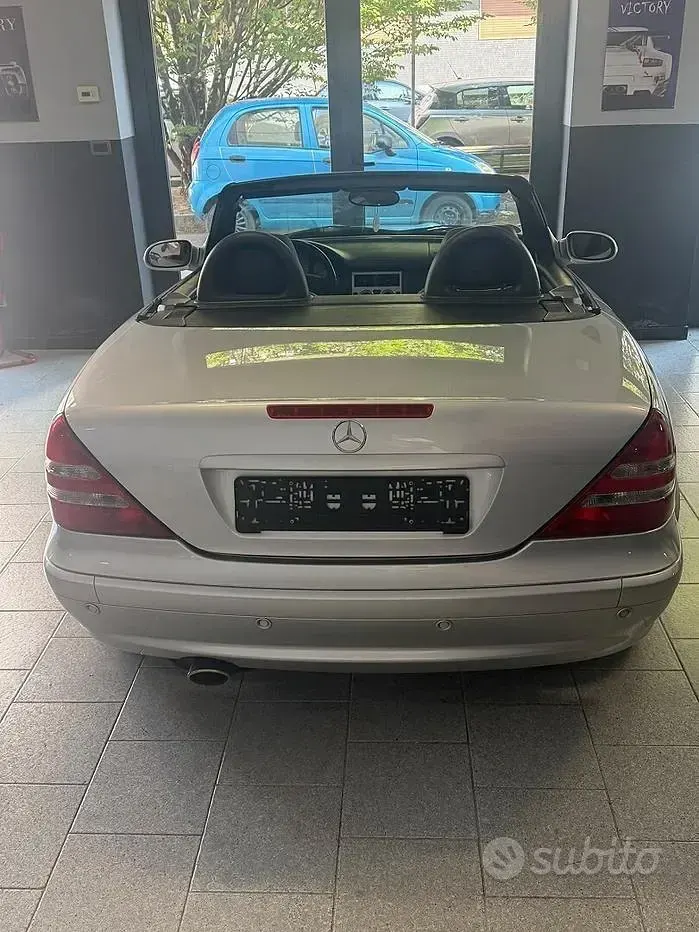 Usata Mercedes SLK200 163 CV (119 kW) 2003 Grigio Cabrio