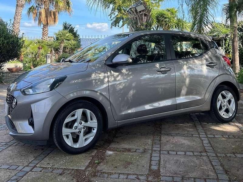 Usata Hyundai i10 67 CV (49 kW) 2021 Grigio Utilitaria