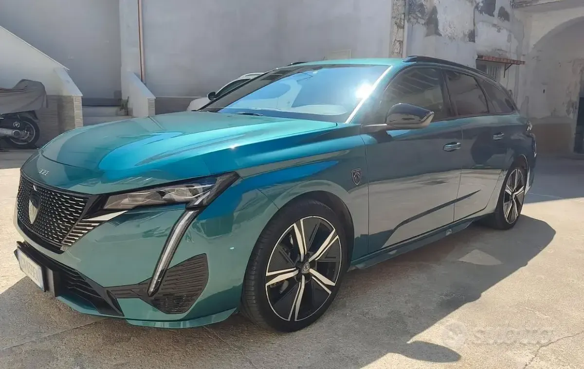 Usata Peugeot 308 SW GT 131 CV (96 kW) 2023 Verde Station wagon