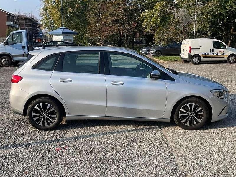 Usata Mercedes B200 150 CV (110 kW) 2021 Monovolume