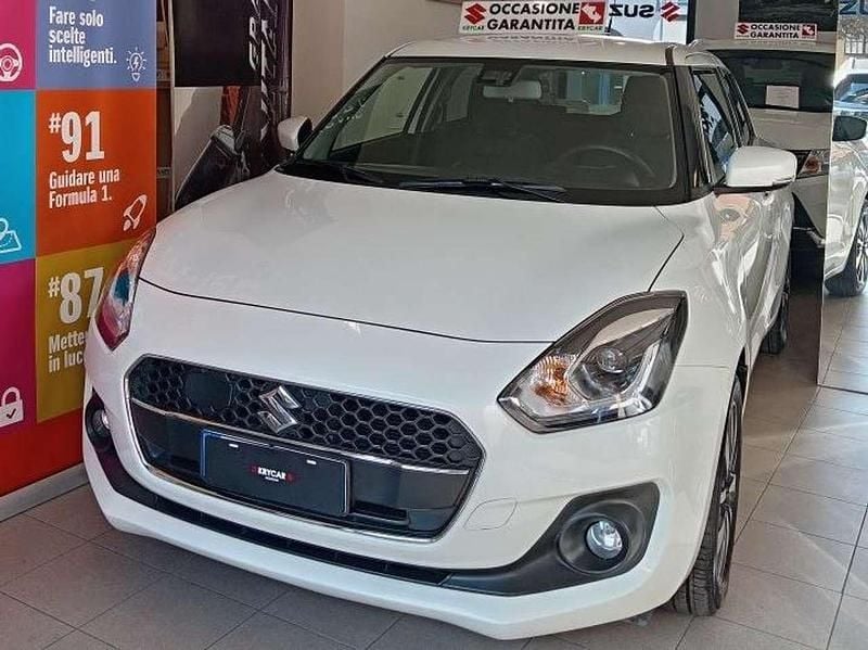Bianco artico perlato Usata 2020 Suzuki Swift Tre volumi | 10.800 € (Buon prezzo) - Immagine 1/4