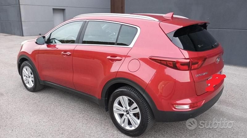 Usata Kia Sportage 116 CV (85 kW) 2017 Rosso SUV