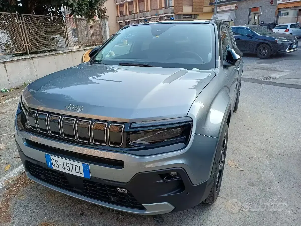 Usata Jeep Avenger 101 CV (74 kW) 2024 Grigio SUV