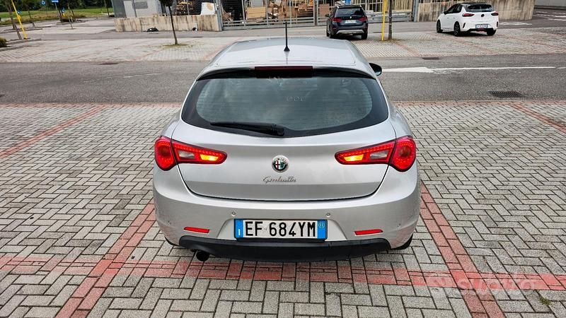 Usata Alfa Romeo Giulietta 2011 Grigio Berlina