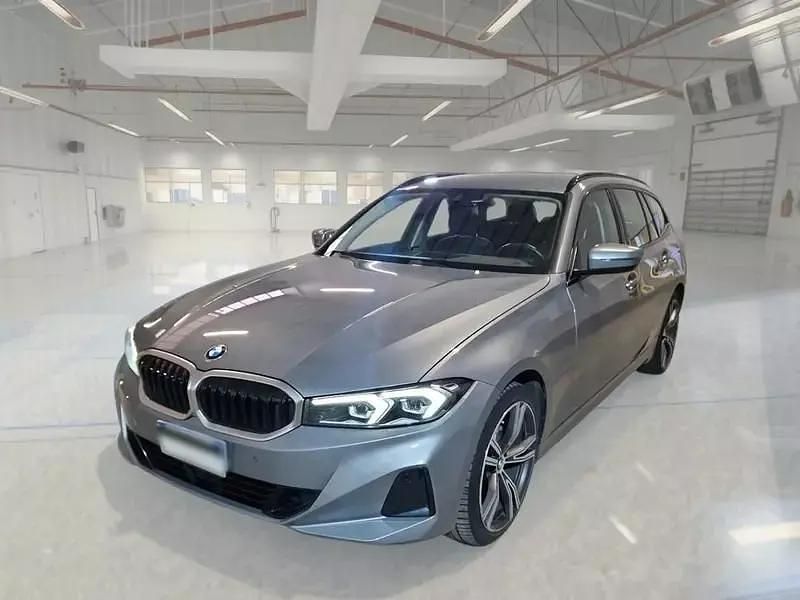 Grigio Usata 2022 BMW 320e Station wagon | 30.950 € (Buon prezzo) - Immagine 1/4