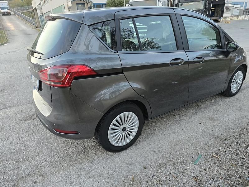 Usata Ford B-MAX Business Edition 75 CV (55 kW) 2017 Grigio Monovolume