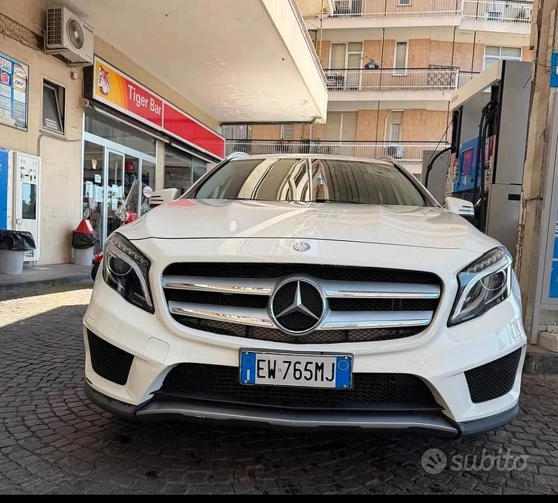 Usado Mercedes GLA220 177 CV (130 kW) 2016 Blanco SUV