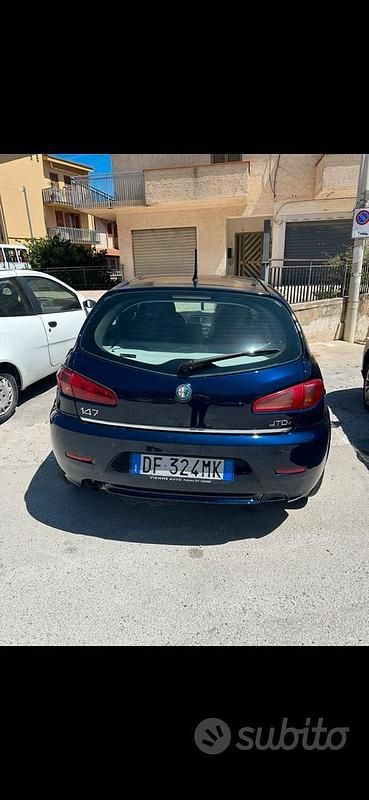 Usata Alfa Romeo 147 116 CV (85 kW) 2008 Blu Utilitaria