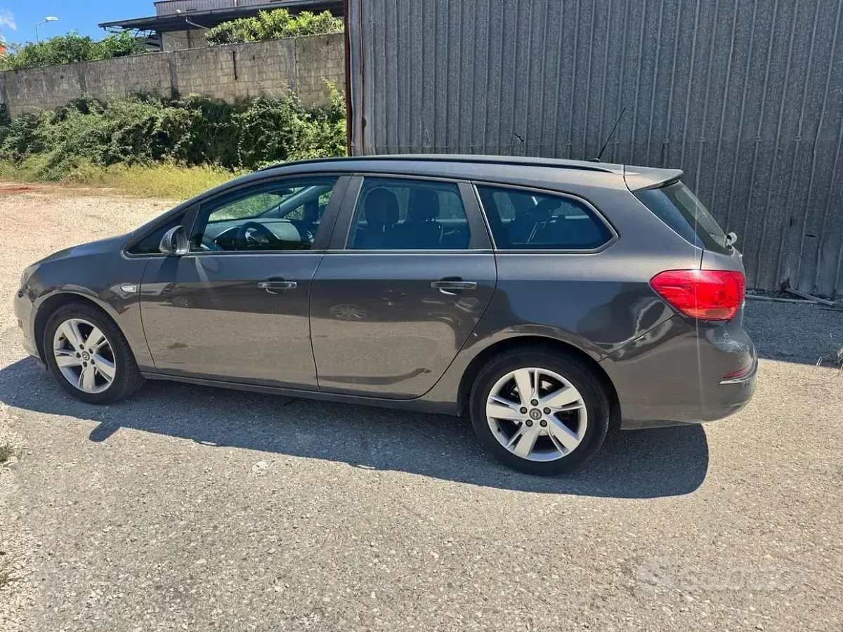 Usata Opel Astra S 130 CV (95 kW) 2013 Grigio Station wagon