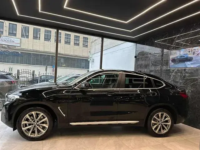 Usata BMW X4 190 CV (139 kW) 2023 Nero SUV