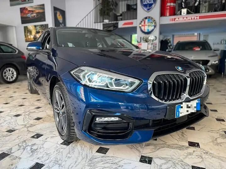 Usata BMW 118 Sport Line 140 CV (102 kW) 2020 Blu/azzurro Utilitaria