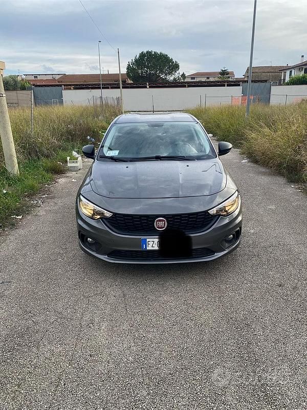Grigio Usata 2019 Fiat Tipo Tre volumi | 8500 € (Super prezzo) - Immagine 1/4