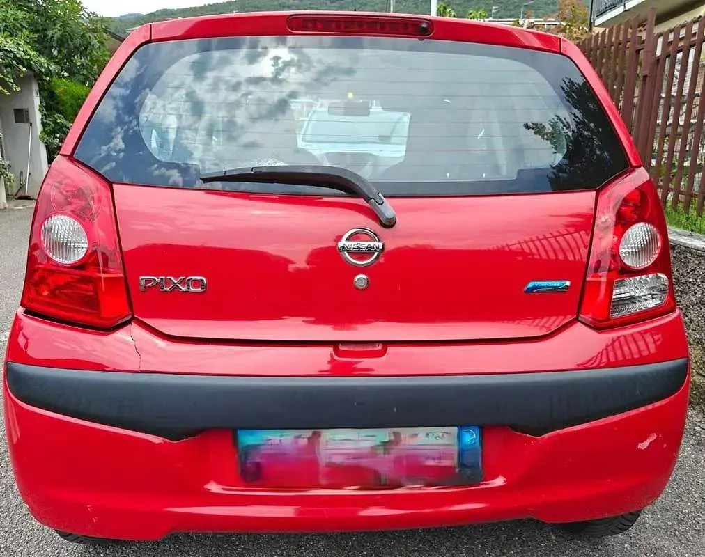 Usata Nissan Pixo 68 CV (50 kW) 2010 Rosso Utilitaria