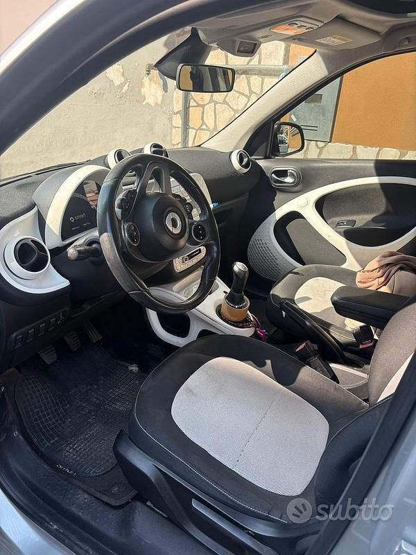 Usata Smart ForFour 71 CV (52 kW) 2016 Utilitaria