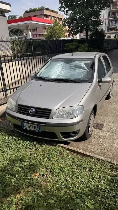 Usata Fiat Punto Dynamic 60 CV (44 kW) 2003 Grigio Utilitaria