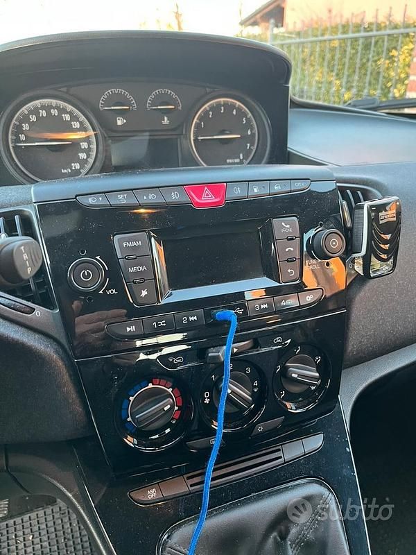 Usata Lancia Ypsilon 60 CV (44 kW) 2019 Nero Utilitaria