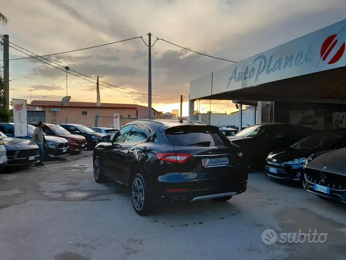 Usata Maserati Levante 250 CV (183 kW) 2017 Nero SUV