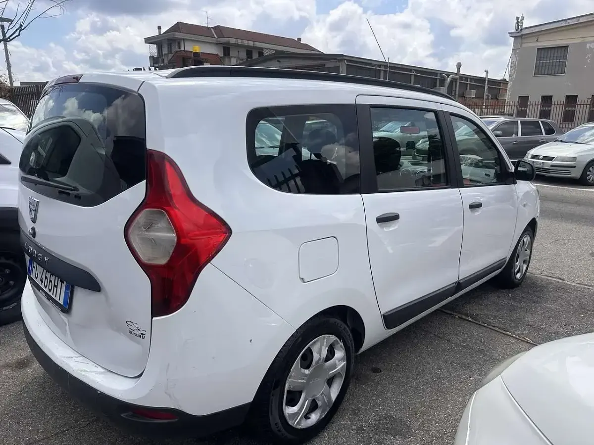 Usata Dacia Lodgy Lauréate 90 CV (66 kW) 2016 Bianco Monovolume