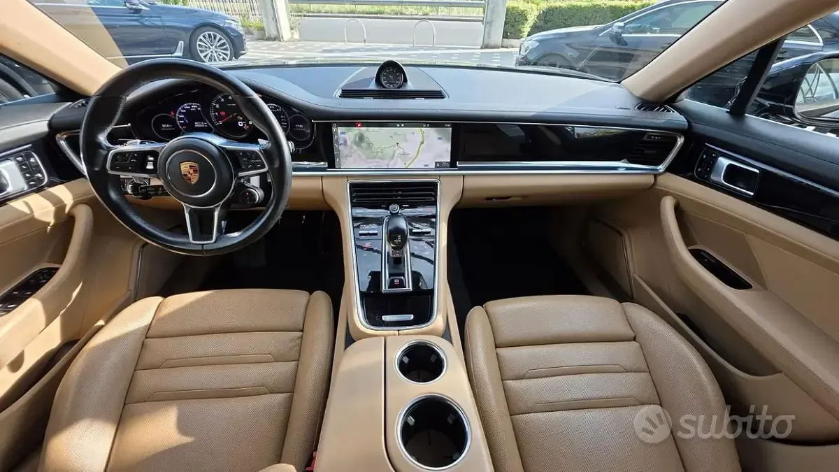 Usata Porsche Panamera 440 CV (323 kW) 2018 Nero Utilitaria