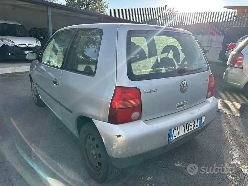 Usata VW Lupo Trendline 75 CV (55 kW) 2005 Grigio Utilitaria