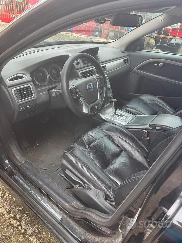 Usata Volvo V70 136 CV (100 kW) 2012 Nero Station wagon