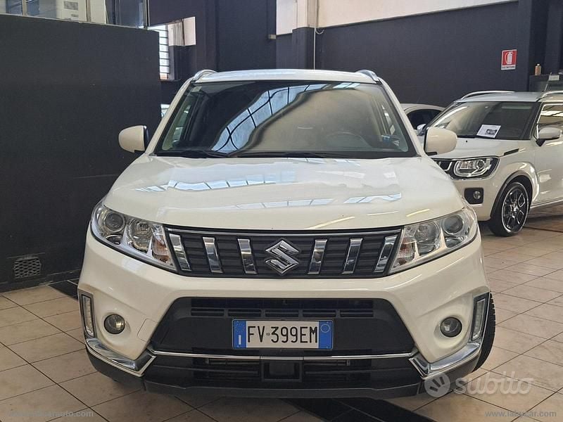 Usata Suzuki Vitara 111 CV (81 kW) 2019 Bianco SUV