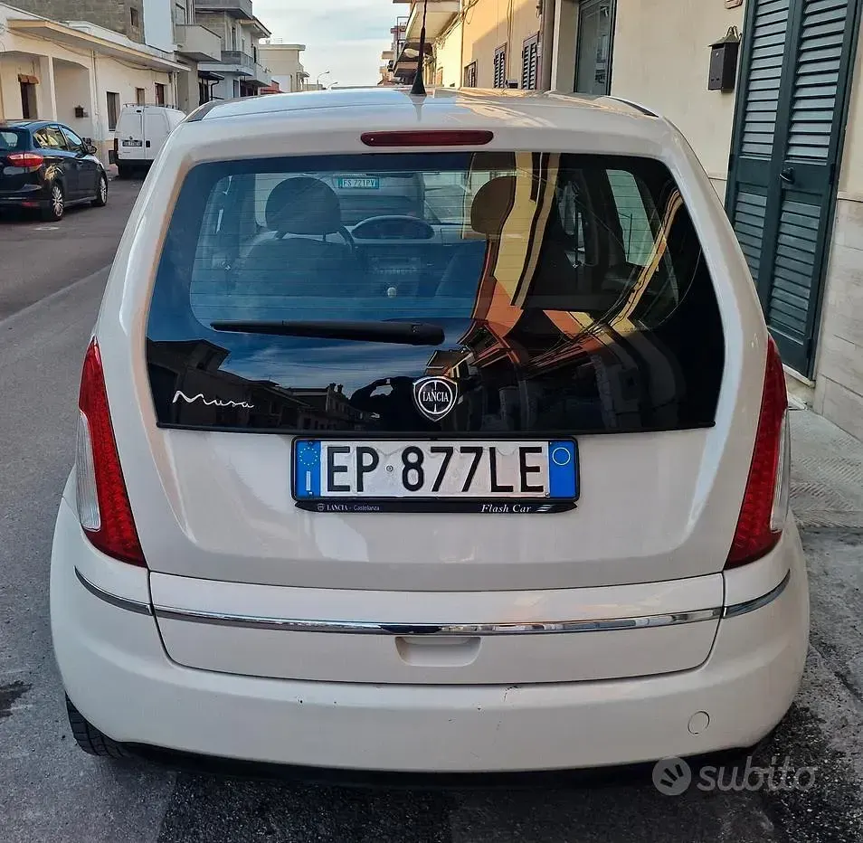 Usata Lancia Musa 77 CV (56 kW) 2012 Bianco Monovolume
