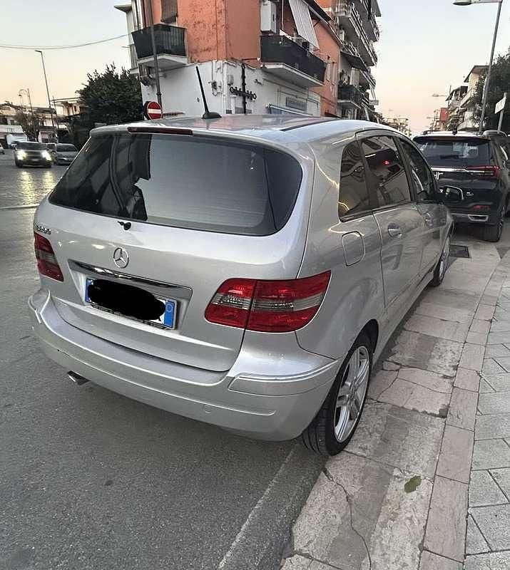 Usata Mercedes B200 Executive 140 CV (102 kW) 2010 Monovolume