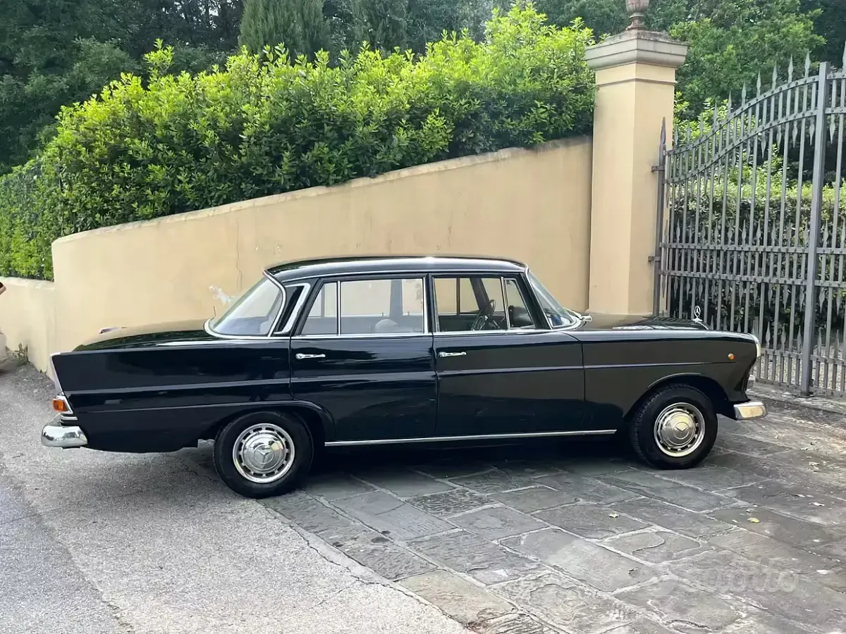 Gebraucht Mercedes 230 118 PS (86 kW) 1960 Limousine