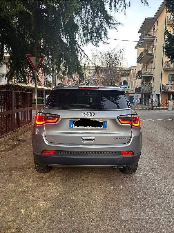 Usata Jeep Compass Limited 120 CV (88 kW) 2018 Grigio SUV
