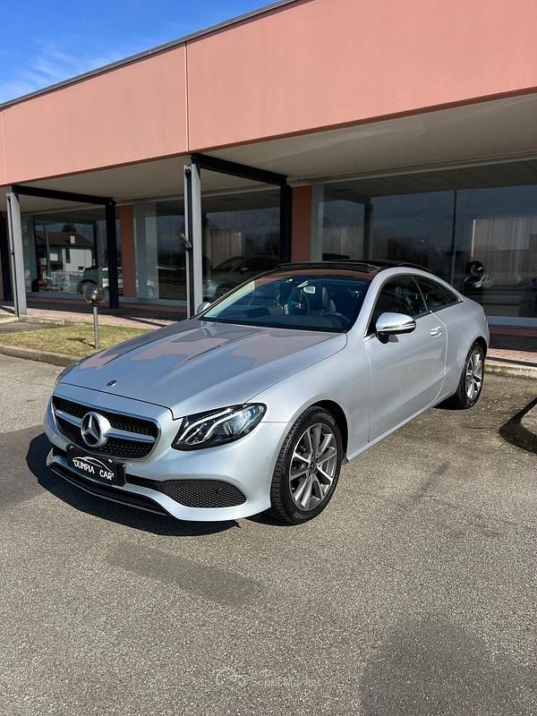 Usata Mercedes E220 194 CV (142 kW) 2018 Argento Coupé