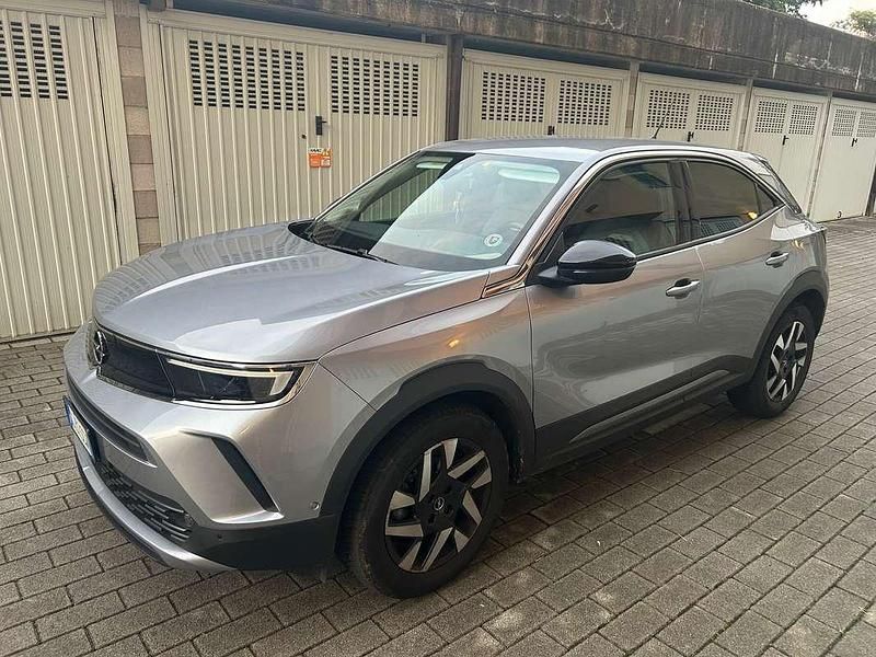 Argento Usata 2023 Opel Mokka Elegance SUV | 17.900 € (Buon prezzo) - Immagine 1/4