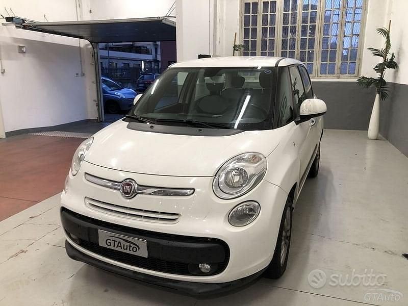 Begagnad Fiat 500L Lounge 84 HK (61 kW) 2014 Vit Minibuss