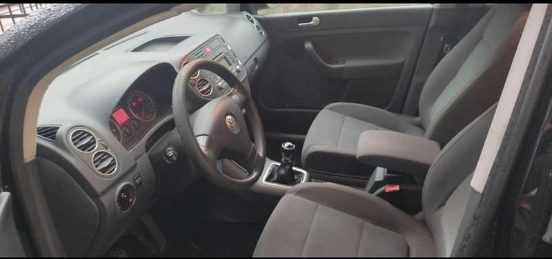 Usata VW Golf IV Highline 105 CV (77 kW) 2004 Berlina