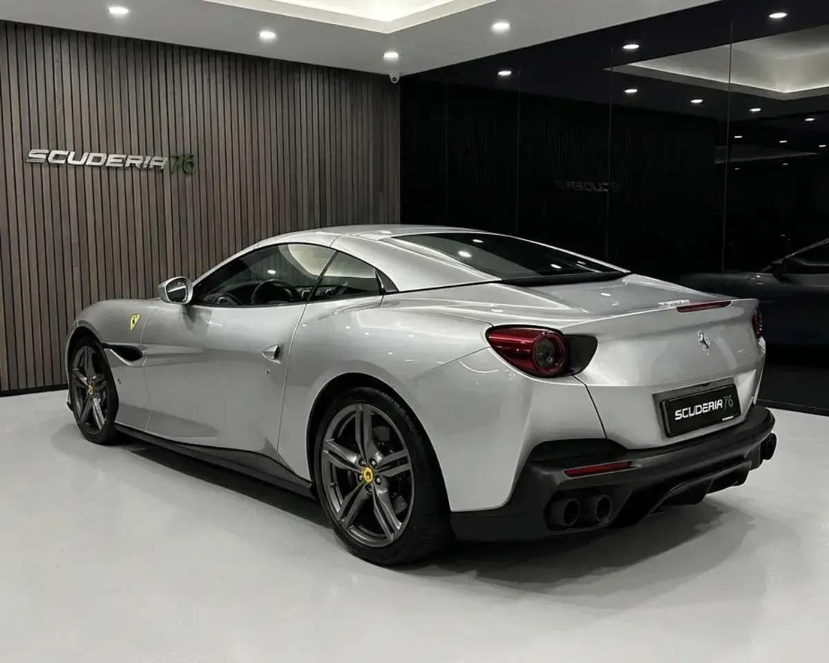 Usata Ferrari Portofino 600 CV (441 kW) 2020 Argento nürburgring Cabrio