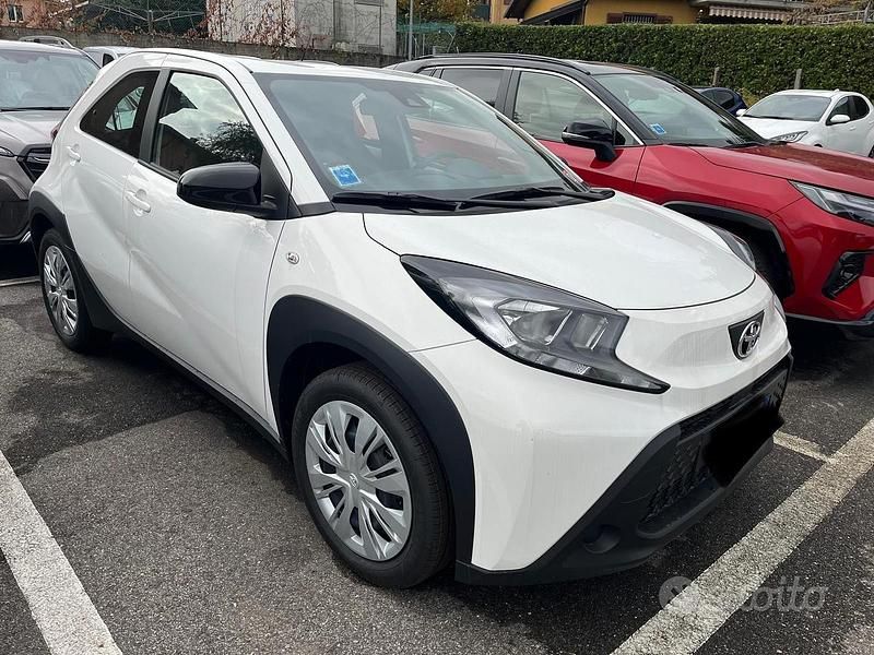 Nuova Toyota Aygo X Active 72 CV (52 kW) 2025 Bianco SUV