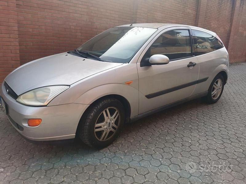 Usata Ford Focus Zetec 1999 Grigio