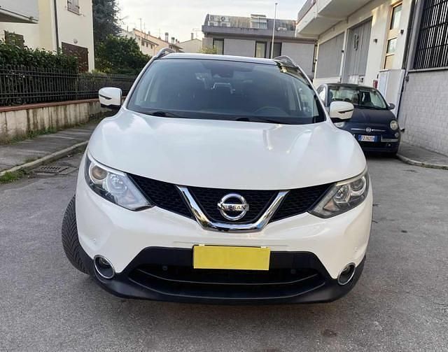 Usata Nissan Qashqai 130 CV (95 kW) 2015 Bianco SUV