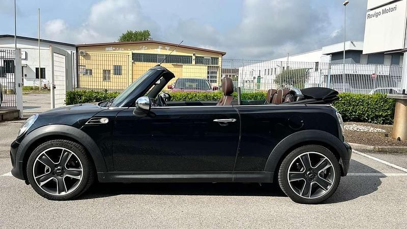Usata Mini Cooper Cabriolet 122 CV (89 kW) 2011 Nero Cabrio