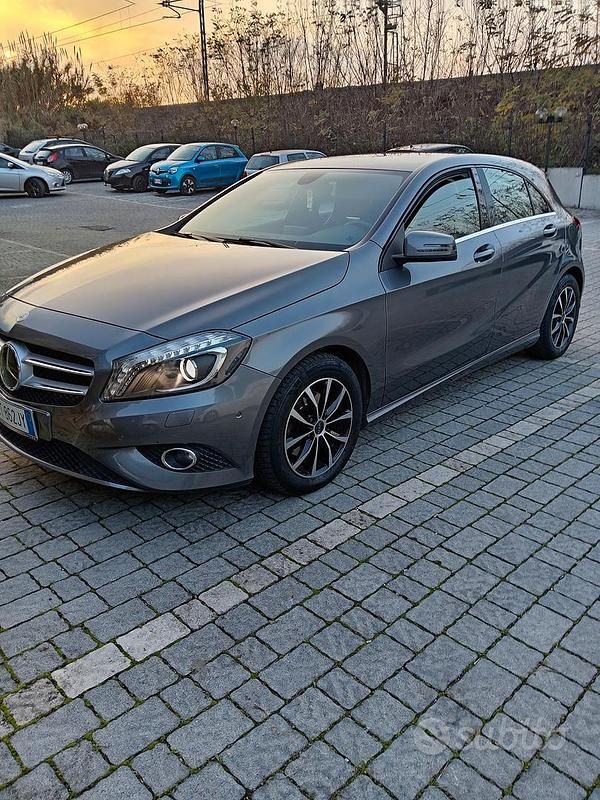 Usata Mercedes A200 156 CV (114 kW) 2014 Grigio Berlina