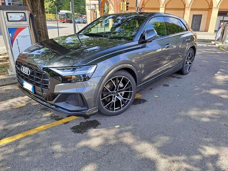Usata Audi Q8 Sport 286 CV (210 kW) 2022 Grigio SUV